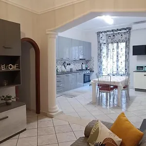  Apartment Pozzo Canale House